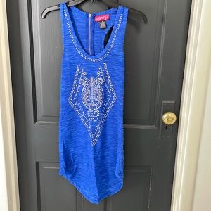 Fitted tank with zipper detail